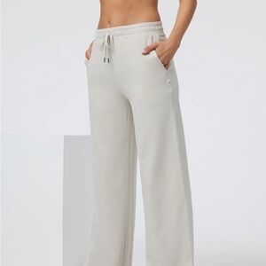 Vuori Halo Essential Wideleg Sweatpants
